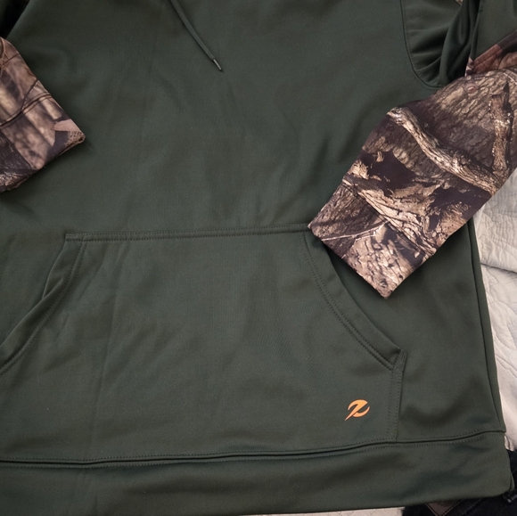 Camo and Green Hoodie - Large - Picture 4 of 7